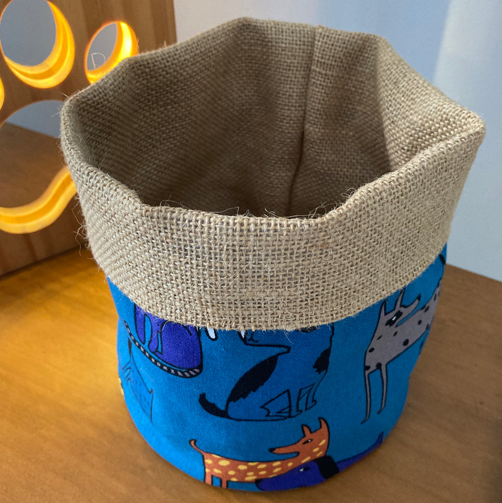 Natural Hessian Lined Plant Pot Holder Bag - GRAPHIC DOGS