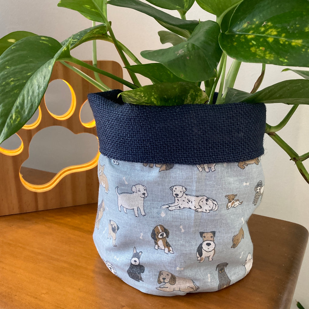 Indigo Hessian Lined Plant Pot Holder Bag - SKY BLUE DOGS