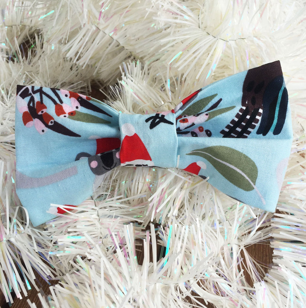 Xmas Dog Bow Tie, "Native Wildlife" - Pale Aqua