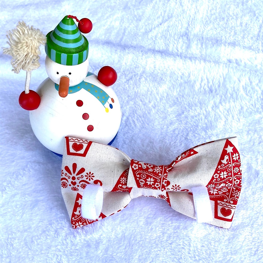 Xmas Dog Bow Tie, Natural/Red "Partridge in a Pear Tree"