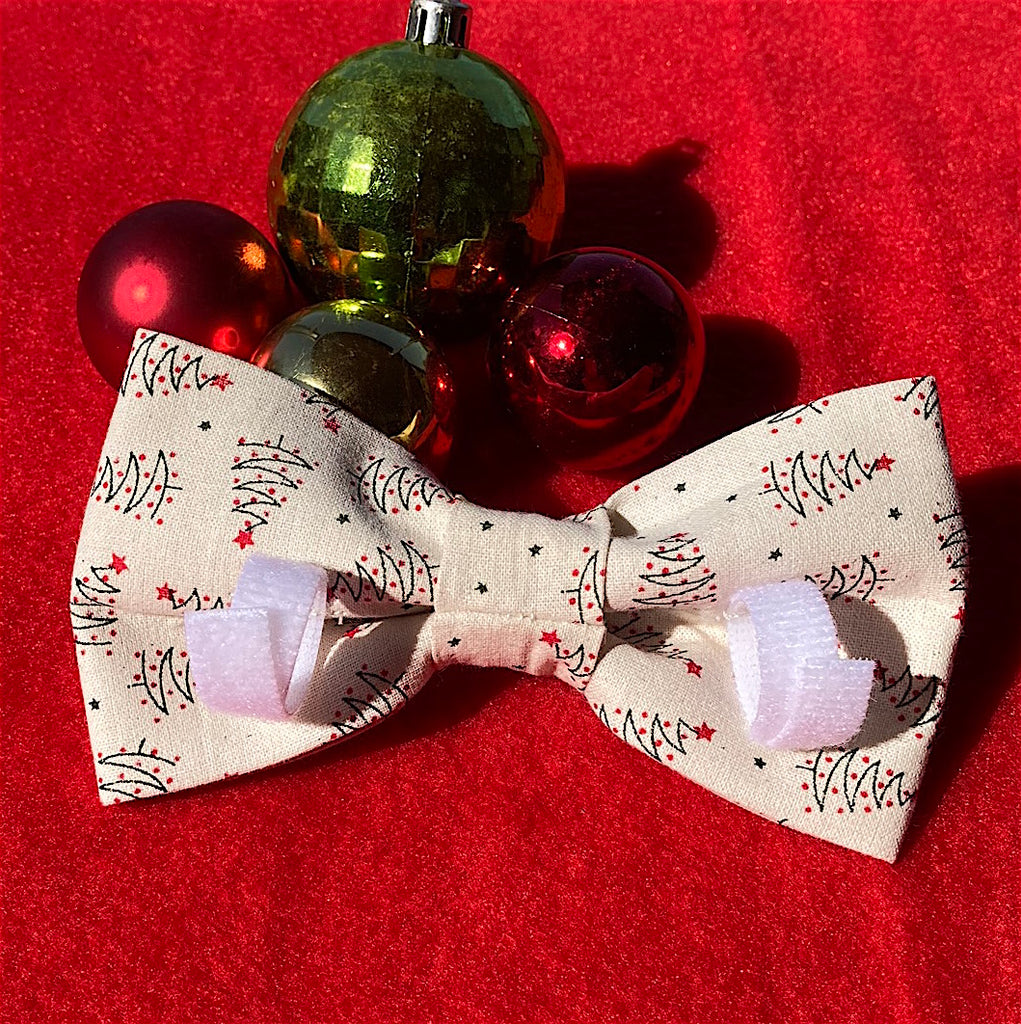 Xmas Dog Bow Tie, Natural "Graphic Xmas Trees"