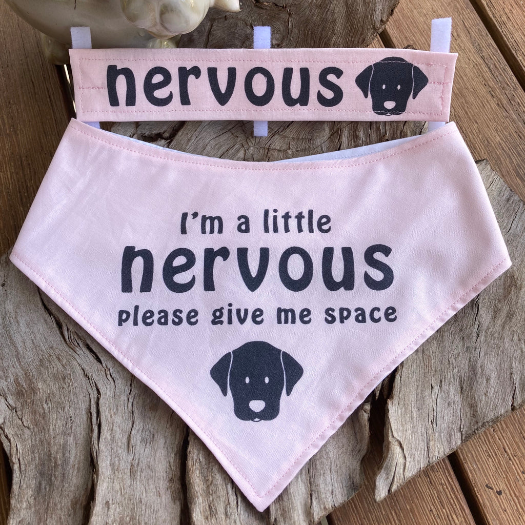 "NERVOUS DOG Bandana and Lead/Collar Strap Set" - Pale Pink