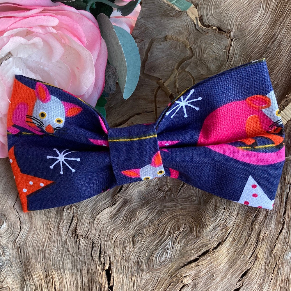 Xmas Dog Bow Tie, "Navy Possums"