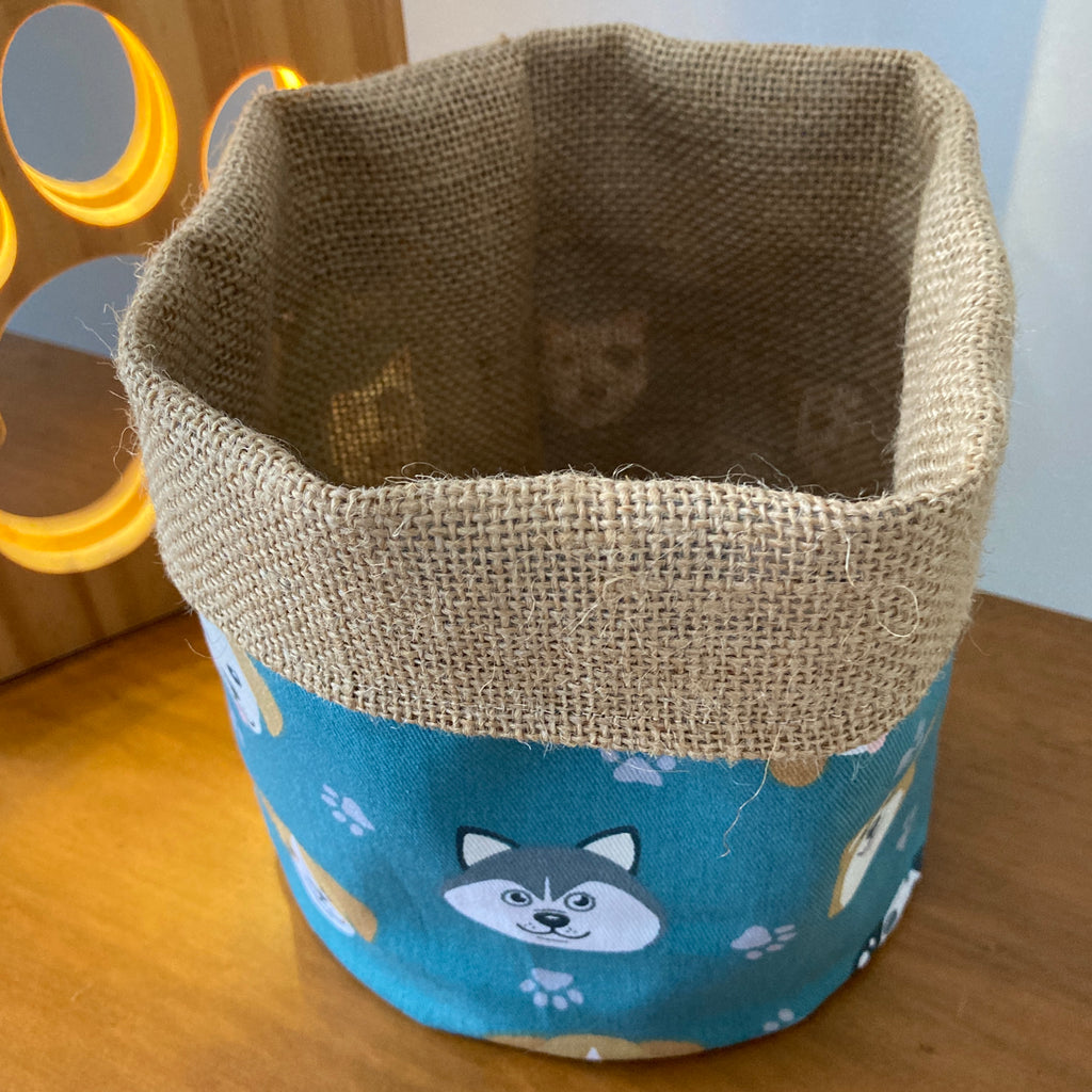 Natural Hessian Lined Plant Pot Holder Bag - JADE GREEN DOGS