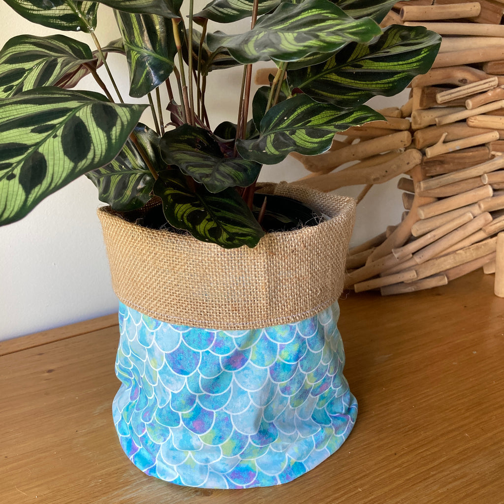 Natural Hessian Lined Plant Pot Holder Bag MERMAID SCALES Pebbles Natural Hessian Lined Plant Pot Holder Bag MERMAID SCALES Pebbles
