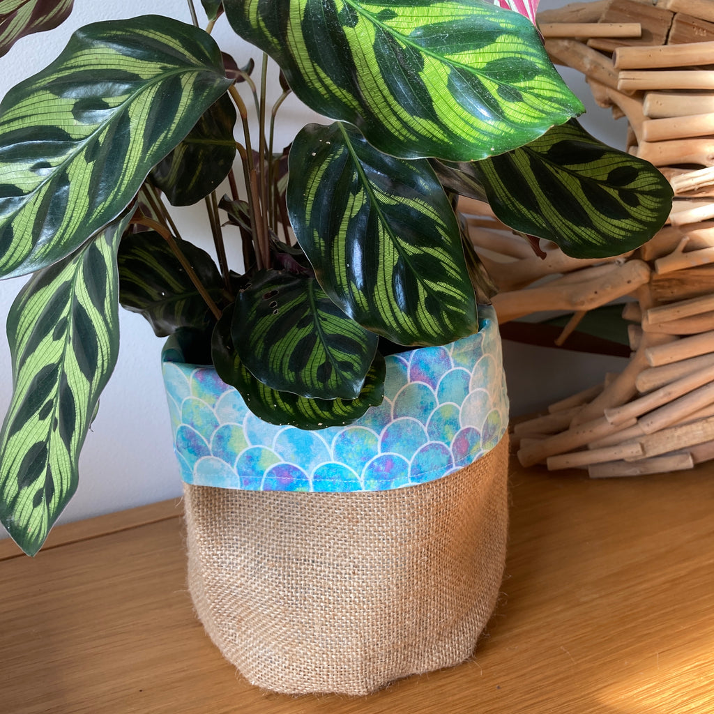 Natural Hessian Lined Plant Pot Holder Bag MERMAID SCALES Pebbles Natural Hessian Lined Plant Pot Holder Bag MERMAID SCALES Pebbles