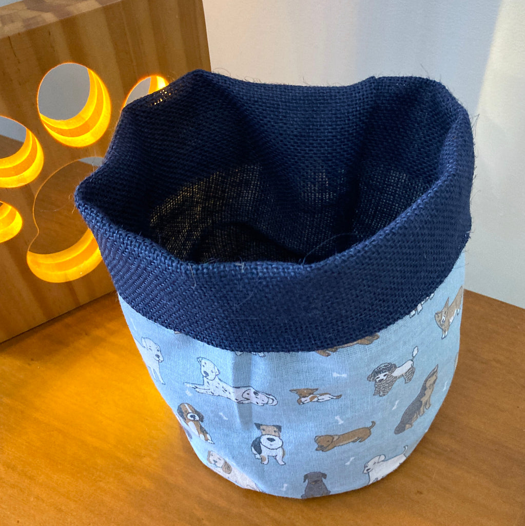 Indigo Hessian Lined Plant Pot Holder Bag - SKY BLUE DOGS