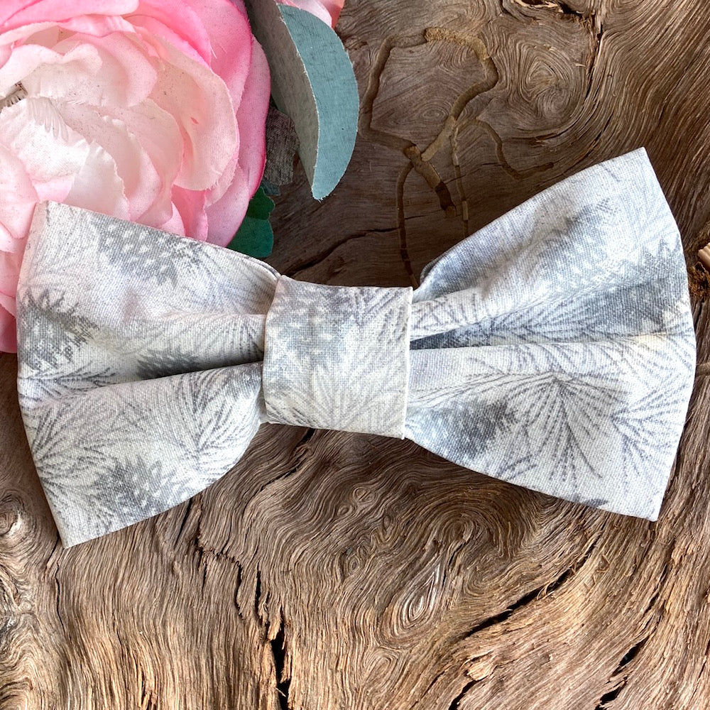 Xmas Dog Bow Tie, "Silver Leaves"