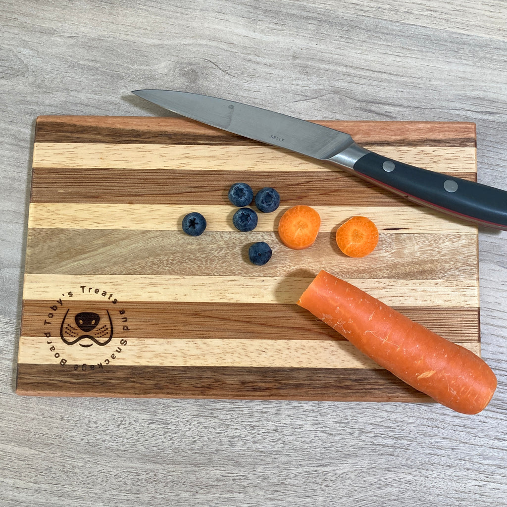 Personalised Edge Grain Wooden Treat and Food Prep Cutting Board