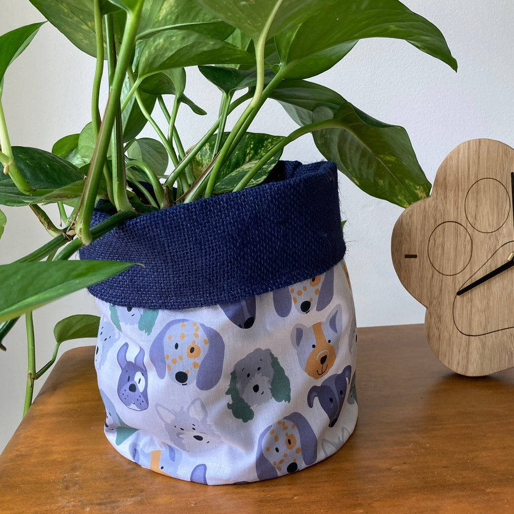 Indigo Hessian Lined Plant Pot Holder Bag - WHITE / MULTI DOGS