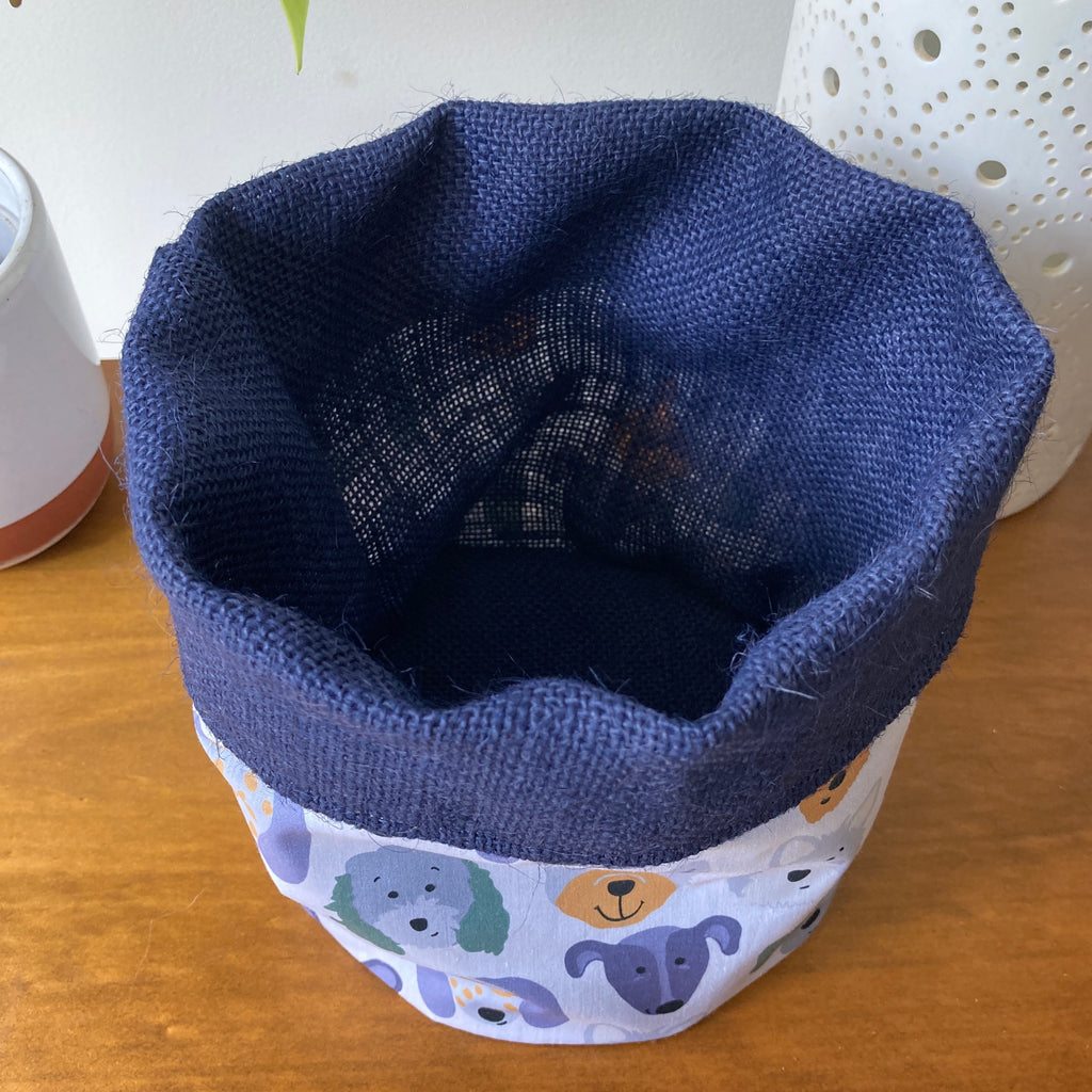 Indigo Hessian Lined Plant Pot Holder Bag - WHITE / MULTI DOGS